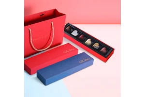 Wholesale High-Quality Chocolate Boxes for Valentine's Day Luxury Chocolate Boxes with Bag Custom Designs Available