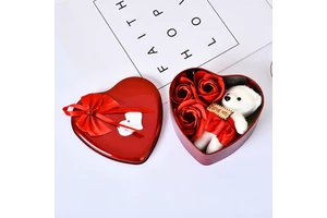 Heart-shaped Mothers Day Gift 3pcs Soap Rose Flowers Bear Gift Box Preserved Flower for Valentines Day Gift