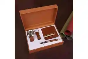 2025 Men's Fashion Valentine's Day & Father's Day Father's Day Belt Wallet Watch Keychain Gift Box for New Year Welcome Gifts