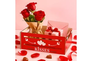 New Valentine's Day Hollow Red Wooden Heart Tray with Flower Design for Snack and Beverage Storage Box