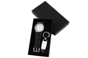 Minimalist Handmade Leather Watch Gift Set for Business Professionals Exquisite Father's Day Client Gifts with Paper Keychain