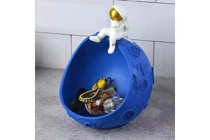 Resin Crafts Astronaut Ornaments Creative Desktop Astronaut Key Storage Living Room New Year Decoration Wholesale