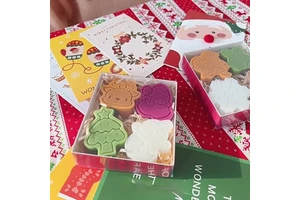 4-Pack Mini Christmas Scented Candles Home Aromatherapy Gingerbread Man Santa Claus Tree Decor Christmas Gifts Decorations