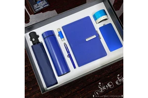 Luxury Custom Logo Business Gift Set for Father's Day Includes Promotional Vacuum Bottle Notebook Umbrella-for New Year