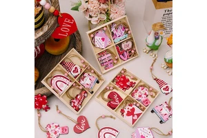 4-Pack Pink Wooden Heart Ornaments for Valentine's Day Gift Boxed Hanging Decorative Love Heart Charms for Home Atmosphere Decor