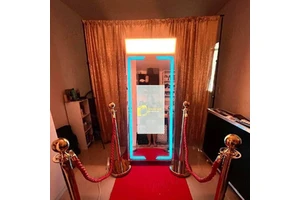 Professional Mirror Photo Booth Machine 32 43 Inch Touch Screen Selfie Booth with Flight Case for Event Wedding Party Rental