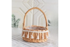 Small Fringed Princess Basket Flower Basket Valentine's Day And Mother's Day Gift From The Flower Shop - Beautiful Bouquet Girls