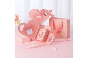 Wholesale 520 Valentine's Day Heart-shaped Printed Handheld Romantic Jewelry Gift Box for Couples Creative Souvenir Box