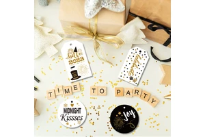 Modern Christmas Tags Cards and New Year Decorations Pendants Festive Props for New Year's Parties