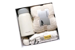 OEM Ins Style Mothers Day Gift Set with Fans Coffee Mug Towel Umbrella