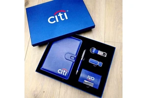 Goodies Gift Items for Business Luxury Custom logo Men and Women Magnetic Gift Boxes Wholesale Father's Day Gift for Dad