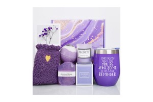 Wholesale Christmas Mother's Day Valentine's Day New Year Halloween New Year Lavender Spa Gift Basket Set