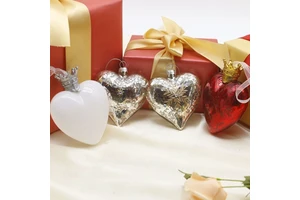 High Quality Blown Glass Crafts Romantic Valentine's Day Gift Featuring Love Theme Glass Products
