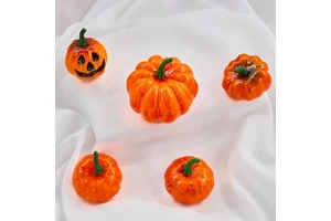High Quality Plastic Artificial Pumpkins Long-Lasting Halloween Home Decorations for Birthday and New Year Indoor Use