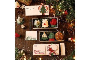 3 in 1 Hot Sale Holiday Tree Shaped Candle Decorative Aromatherapy Christmas Creative Handmade Gift Box Scented Candles