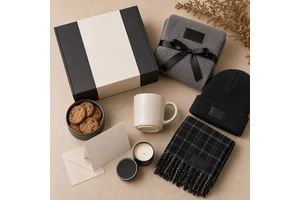 Custom Winter Client Appreciation Gift Kit With Beanie Mug Blanket Cookie Tin Gift Box For Corporate Holiday Mailer Order Buyers