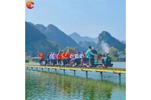 Water Amusement Park Rides Adults Kids Children Electric Track Train Steam Locomotive On Rails For Sale