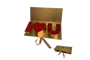 Mother's Day MOM Flower Gift Box floral gift box with the letter combination "MOM" for mom