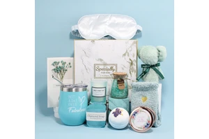 Valentine's Day & Mother's Day Gift Set Box Bath Ball & Scented Candle Soap Perfect Souvenir Set