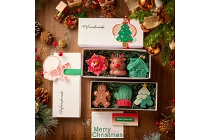 Best-selling Christmas Scented Candle Gift Box Set with a Creative and Atmospheric Design, As a Festive Souvenir