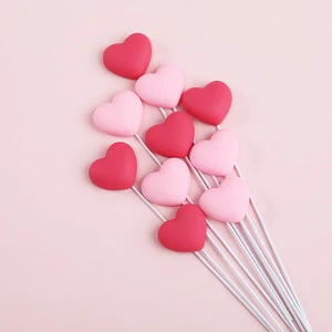 New Design Pink Heart Shape Girl Cake Topper Resin Love Cake Topper Valentine's Day Birthday Cake Decoration