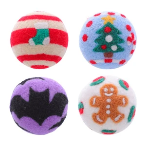 Wholesale Christmas Halloween Indoor Eco-Friendly Interactive 100% Wool Soft Felted Kitten Ball Toys For Cats