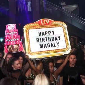 Custom Message Board Signs Acrylic Bottle Service Club Sign Happy Birthday Led Bottle Presenter For Nightclub