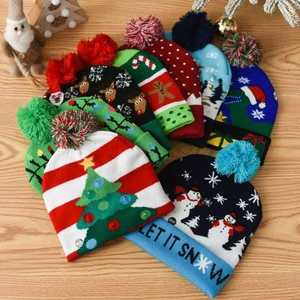 Good Quality Christmas Beanies With Fur Ball, Classic Winter Beanies WIth LED