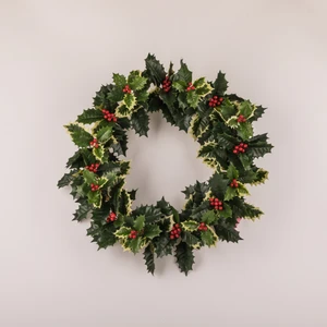 Factory Outlet Handmade Eco-Friendly Traditional Style Christmas Wreath Artificial Magnolia Leaf Red Berry Indoor Decoration