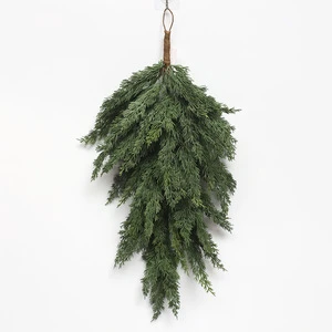 Artificial Christmas Pine Needle Wall Hanging Home Decor Ornament With Green Pine Needles And Plastic Vine