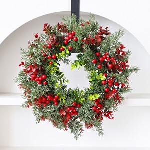 LINGKAI 40cm Red Berry Christmas Garland PE Artifical Christmas Wreath Eucalyptus Leaves Wreath Festive Decor