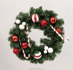 Wholesale 40cm Artificial Wreaths Green Rattan Pine Cone with Small Balls Christmas Decoration Garland Door Window Supplies