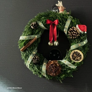 Handmade Christmas Ring Flower Wreath for Door Hanging Decoration Mud Flower Arrangement for Salon Activity or Father's Day