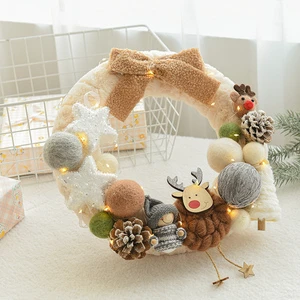 Factory Manufacturer Home Decoration Christmas Series Wreath Christmas Hanging Plush Wreath