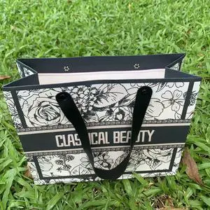 Eco-Friendly Biodegradable Wedding Paper Favor Bags Cotton Rope Handles-Elegant Design for Wedding Souvenirs Made Recycled