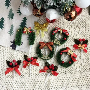 Manufacturers Supply Cake Decorating Supplier Cute Christmas Grass Circle Decoration Cake Topper for Birthday Cake