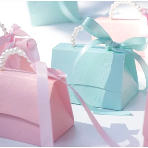 Eco-friendly Kraft Paper Party Wedding Favor Candy Packaging Blue Pink Birthday Gift Handbag Gift Box Matt Lamination Embossing