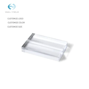 Customized Eco-Friendly Clear Plastic Place Card Holders Easy Assembly Middle Stand Accent Shelf Polished Table Numbers Displays