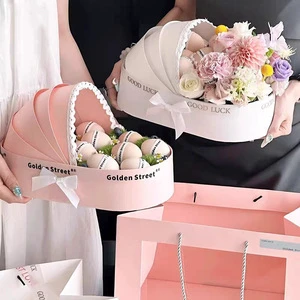 Hot Sale Stroller Shape Flower Egg Gift Box, Custom Logo Baby Shower Luxury Good Luck Maternity Celebration Favor Gift Basket