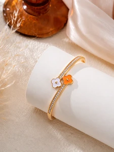 Women's Trendy Party Fashion Bracelet Golden Dual-Head Black & White Enamel Four-Leaf Clover Zirconia Alloy Bangle