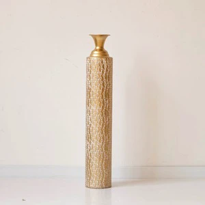 Modern Handmade Metal Tabletop Rust Resistant Eco-Friendly Customizable Luxury Decorative Vase Flower Holder for Wedding Table