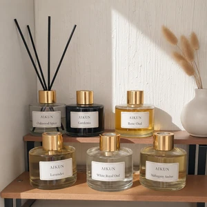 AIKUN Small Batch Custom Home Fragrance Gift Set With Reed Diffuser Candle Spray For Low MOQ Private Label Orders