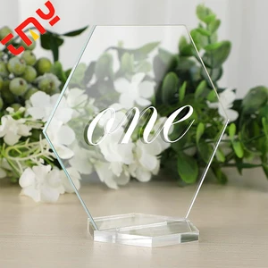 Custom Restaurant Luxury Decoration Acrylic Table Numbers Stand Name Place Cards Wedding Welcome Table Sign With Holder