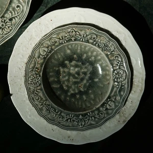Factory Direct Wholesale Nordic Vintage Embossed Flower Porcelain Dessert Dishes Ceramic Dinner Soup Plates For Restaurant