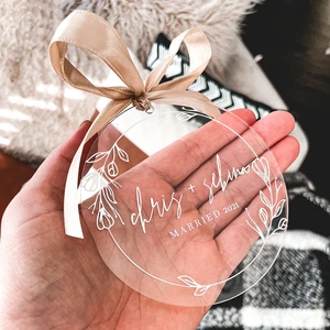 2026 Hot Sale Clear Round Acrylic Christmas Tree Ornament Custom Laser Cut Service Wedding Hanging Decoration
