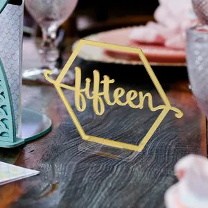 Custom Gold Acrylic Escort Place Cards for Weddings & Birthday Parties Factory Price for Table Sign & Numbers