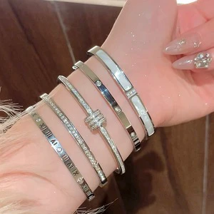 Custom Colour Plating Luxury Party Bracelet for Women Screw Stainless Steel Roman Numeral Diamond Decoration Fashionable Bangles