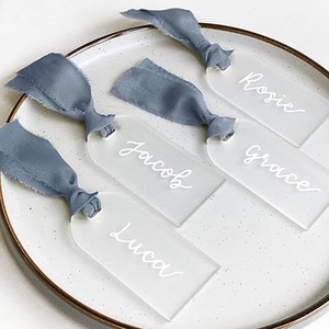 Acrylic Place Card with Ribbon Tie Frosted Wedding Seating Card for Personalized Name and Table Number