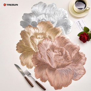 Washable Pressed Vinyl Metallic Gold Round Flower Table Mat PVC Decorative Hot Stamping Dining Placemat For Dining Table