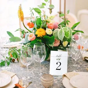 10-Piece Set Clear Acrylic Place Card Holders Eco-Friendly Wedding Sign Display Table Numbers Office Menu for Meetings & Photos